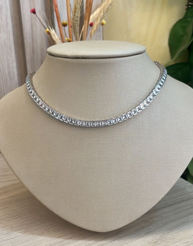 COLAR CRISTAL QUADRADO