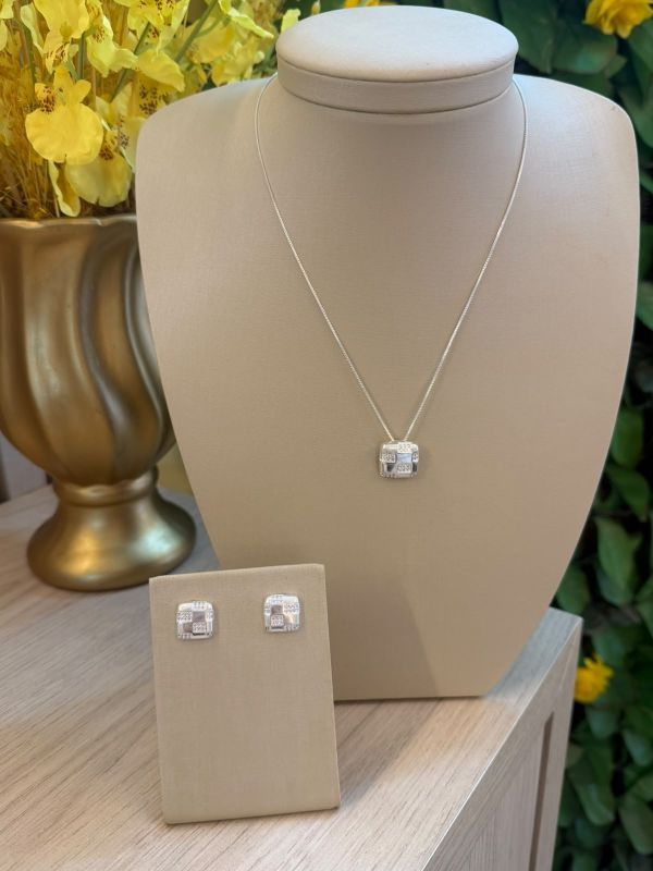 CONJUNTO QUADRADO CRAVEJADO