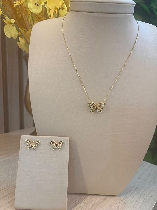 CONJUNTO DE BORBOLETA COM PEDRAS COLORIDAS