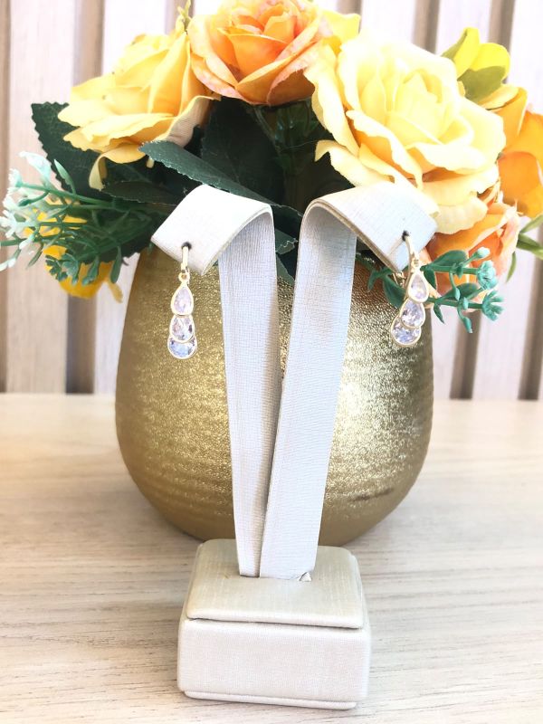 BRINCO ARGOLINHA TRÊS GOTAS DOURADO