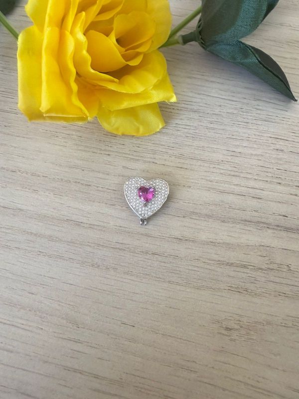 CHARME DE CORAÇÃO CRAVEJADO E ZIRCONIA ROSA