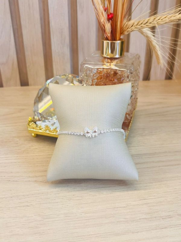 PULSEIRA CRAVEJADA LACINHO PRATA