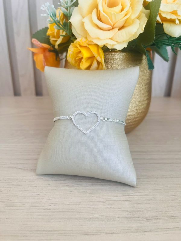 PULSEIRA COM CORAÇÃO VAZADO