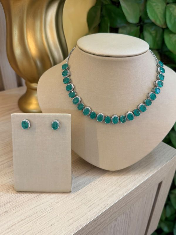 CONJUNTO PEDRAS OVAL COM CRAVEJADO