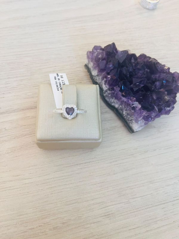 ANEL DE CORAÇÃO PEDRA ROXO