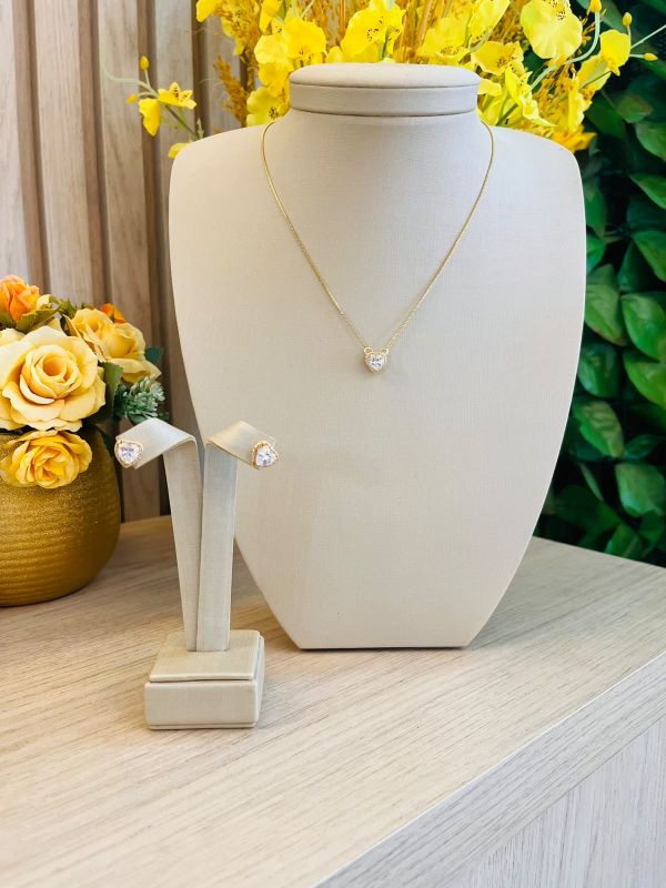 CONJUNTO CORAÇÃO PEDRA COM CRAVEJADO