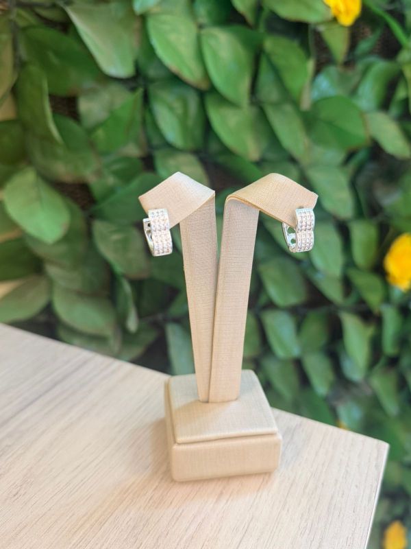 BRINCO ARGOLA CORAÇÃO CRAVEJADO