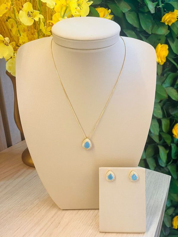 CONJUNTO DE GOTA VRAVEJADA