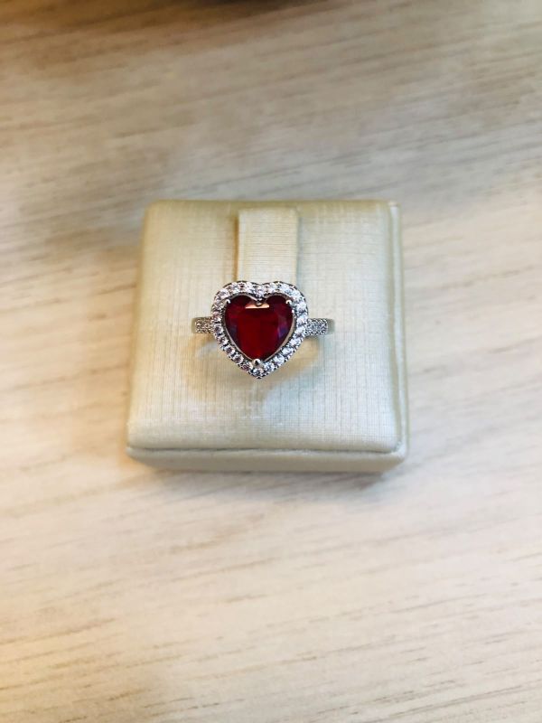 ANEL CORAÇÃO VERMELHO CRAVEJADO