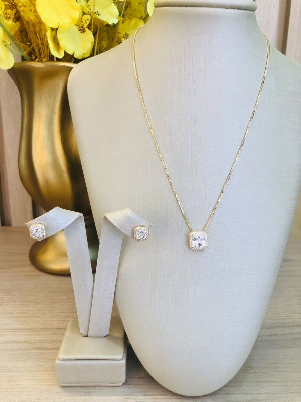 CONJUNTO QUADRADO CRAVEJADO ZIRCONIA CRISTAL