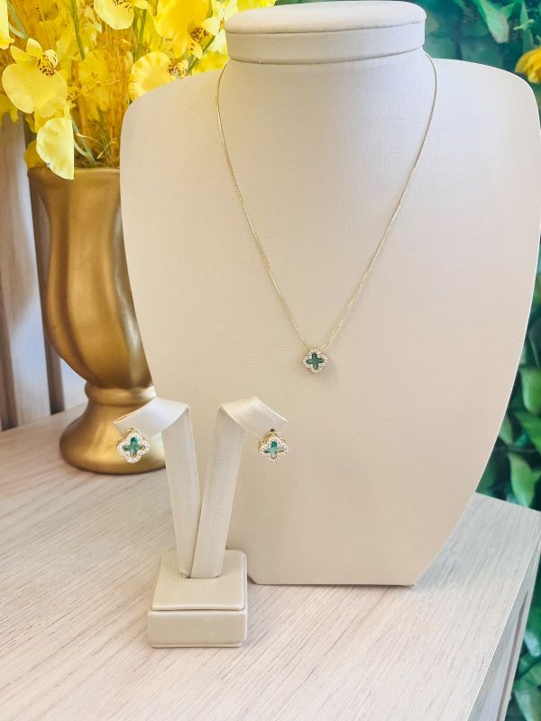 CONJUNTO VAN CLEFF VERDE CRAVEJADO