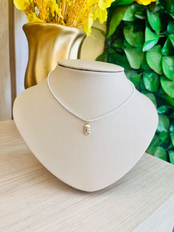CHOKER RIVIERA COM LETRA G