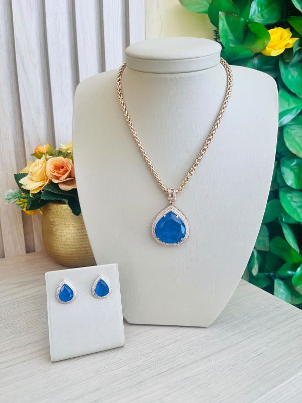 CONJUNTO GRANDE CRAVEJADO PEDRA ROXA