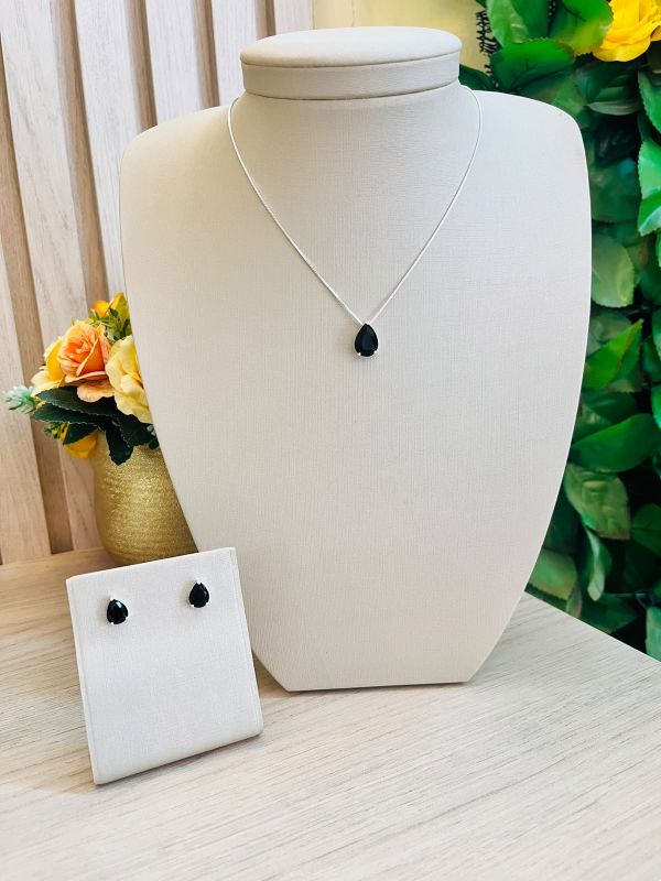 CONJUNTO GOTA PRETA
