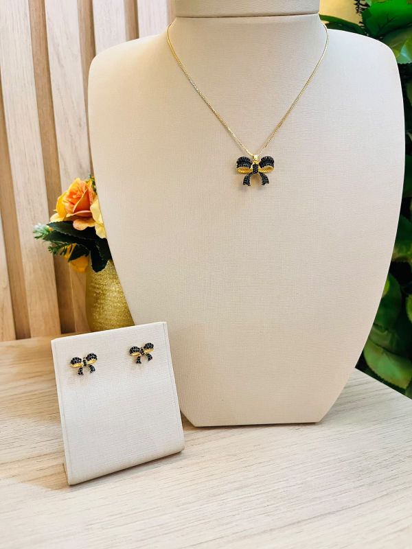 CONJUNTO DE LAÇO PRETO