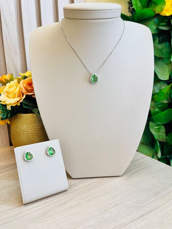 CONJUNTO GOTA CRAVEJADA EM VOLTA