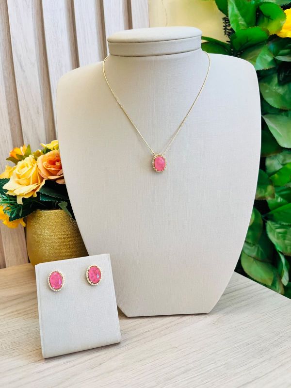 CONJUNTO OVAL CRAVEJADO