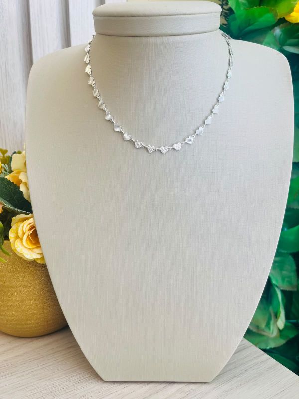 CHOKER CORAÇÕES QUADRICULADOS DELICADOS