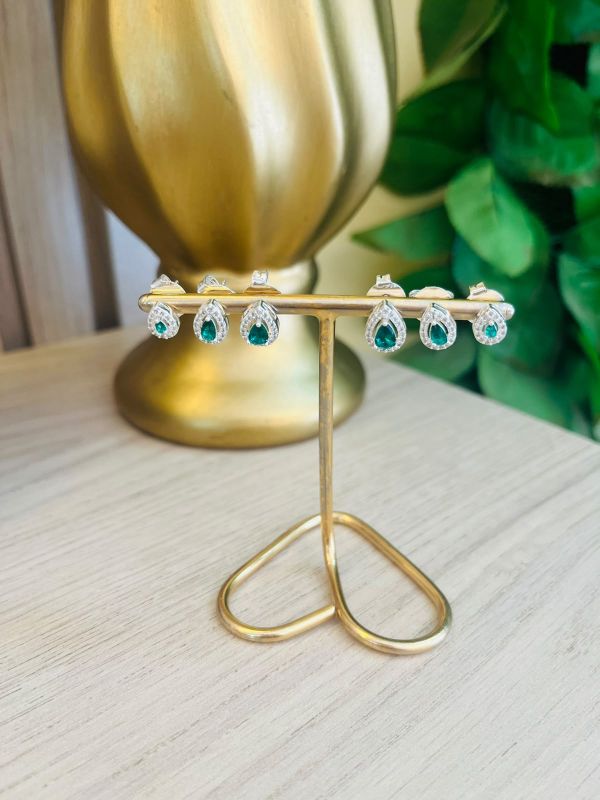 BRINCO TRIO GOTA CAIXA ALTA VERDE