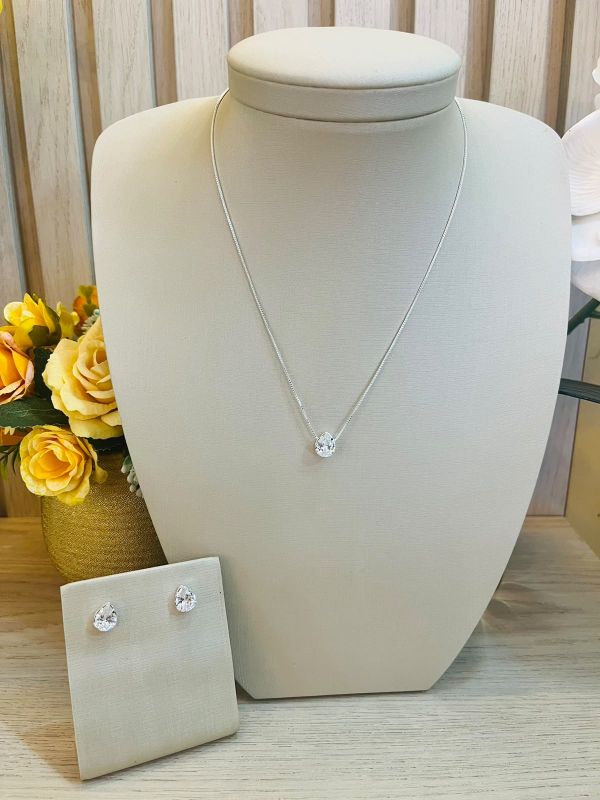 CONJUNTO GOTA ZIRCONIA