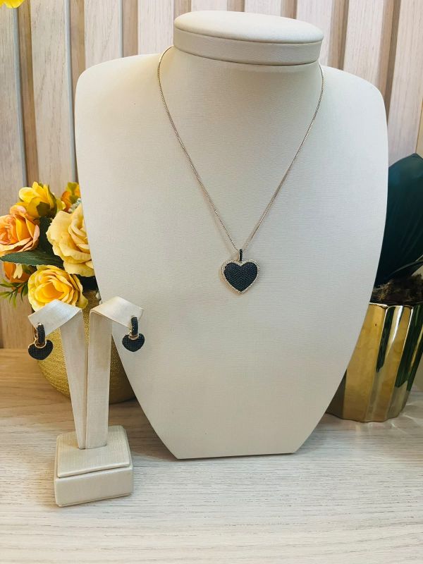 CONJUNTO CORAÇÃO CRAVEJADO PRETO