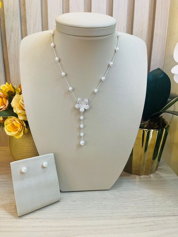 CONJUNTO COMPRIDO PEROLA E FLOR CRAVEJADO