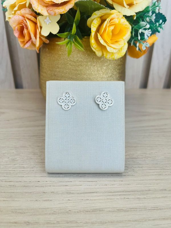 BRINCO VAN CLEEF QUADRICULADO