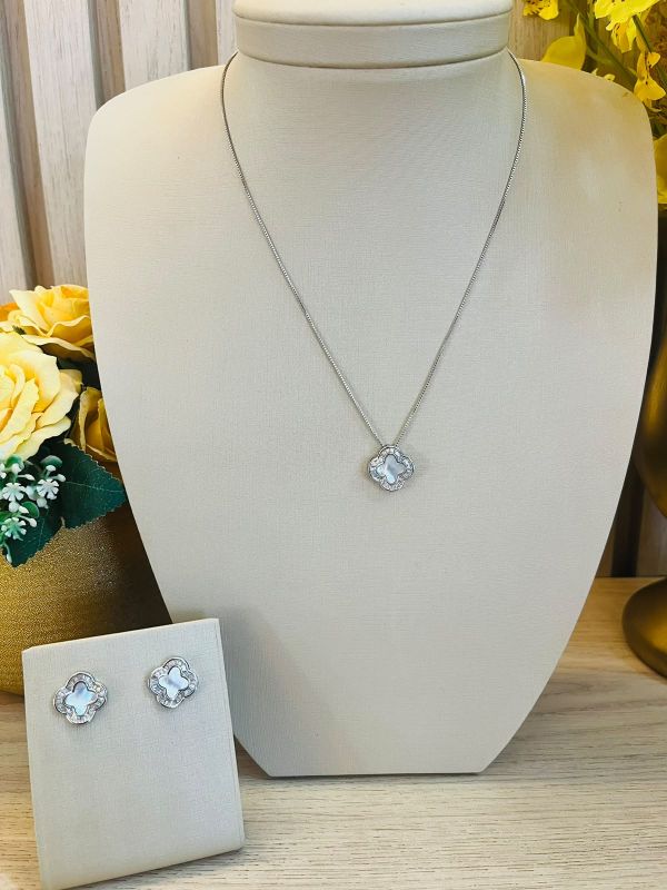 CONJUNTO VAN CLEEF MADRI PEROLA E NAVARRETE