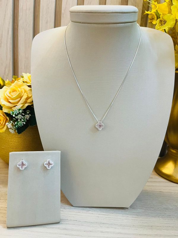 CONJUNTO VAN CLEEF CRISTAL CRAVEJADO ROSA