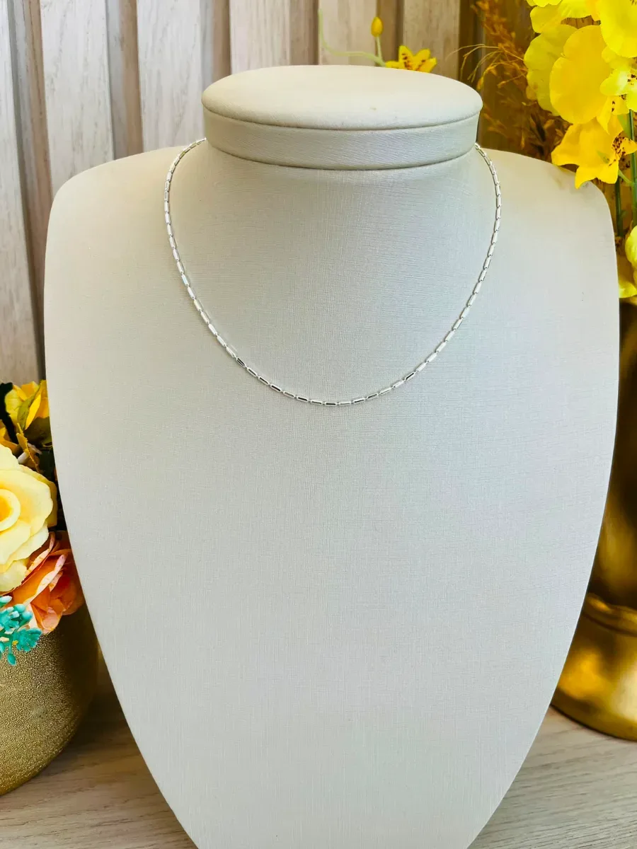 CHOKER INTEIRA DE TRACINHOS