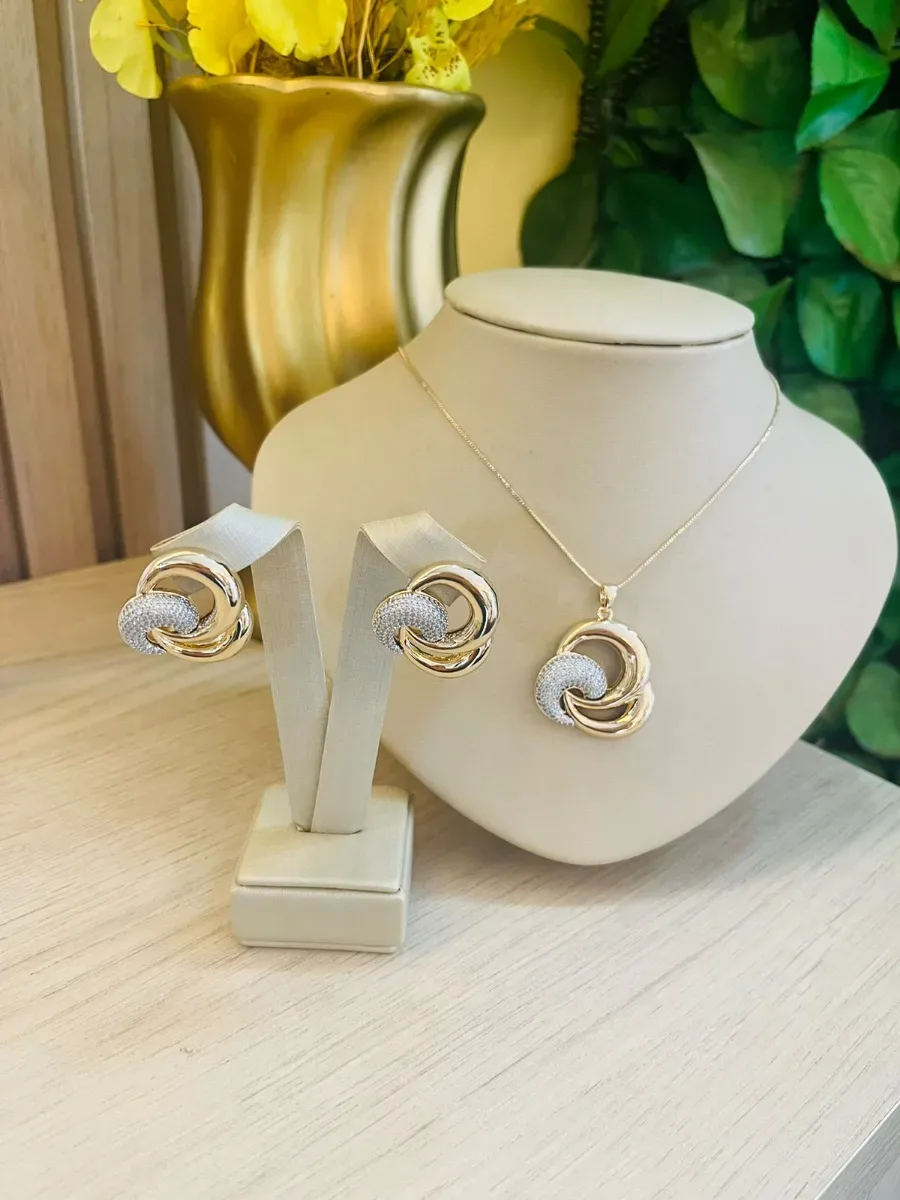 CONJUNTO GRANDE ENTRELAÇADO E CRAVEJADO